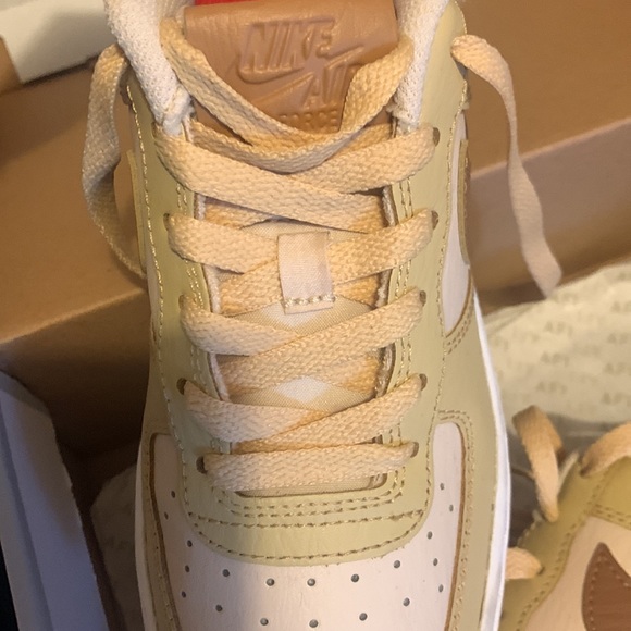 Nike Air Force 1 - Picture 2 of 7